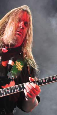 Jeff Hanneman, American guitarist (Slayer), dies at age 49